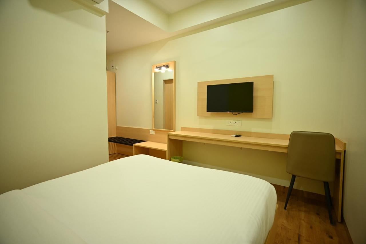Hotel City Centre Lātūr Eksteriør bilde